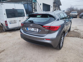 Infiniti Q30 foto 4