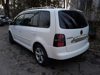 Volkswagen Touran foto 5