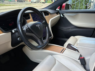 Tesla Model S foto 7