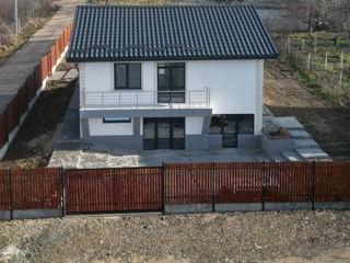 Vila, casa modernă cu 2 etaje  in suburbie foto 3