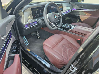 BMW 7 Series foto 11