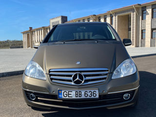 Mercedes A-Class foto 2