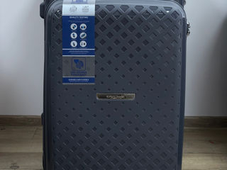 Комплекты чемоданов из полипропилена  3 штуки . foto 5