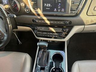 KIA Carnival foto 5