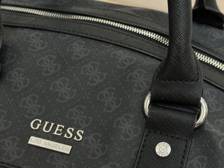 Продам б/у дорожную сумку Guess . 100 % оригинал foto 2