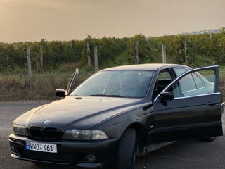 BMW 5 Series foto 3