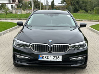 BMW 5 Series Touring foto 3