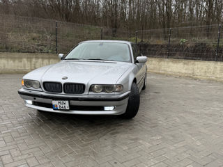 BMW 7 Series foto 4