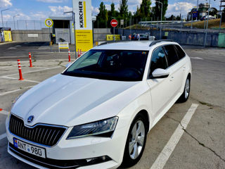 Skoda Superb foto 2