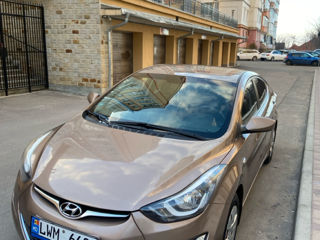 Hyundai Elantra foto 5