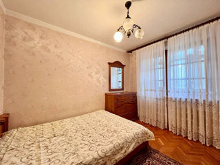 Apartament cu 3 camere, 75 m², Buiucani, Chișinău foto 3