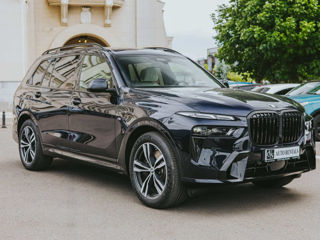 BMW X7 xDrive40d negru carbon foto 1