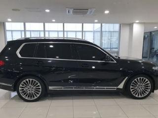 BMW X7 фото 15