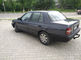 Nissan Sunny foto 4