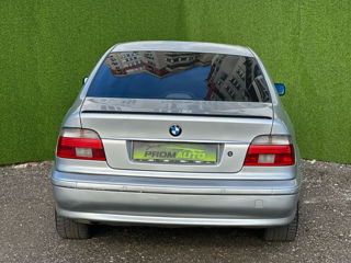 BMW 5 Series foto 4