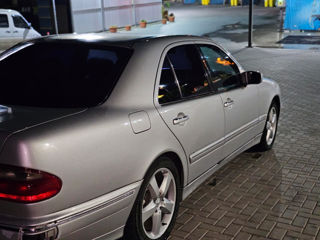 Mercedes E-Class foto 4