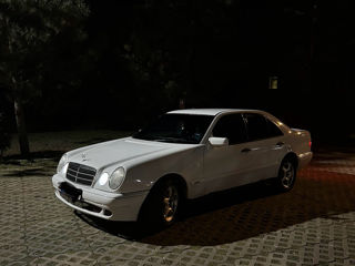 Mercedes E-Class foto 5