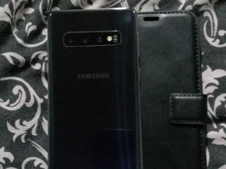 Vind sau schimb doua telefoane Samsung S10 foto 2