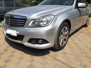 Dezmembrare Mercedes W204 foto 1