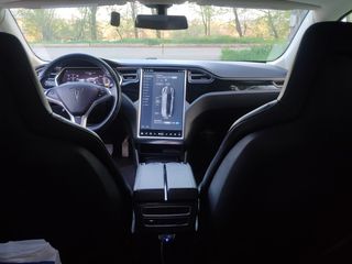 Tesla Model S foto 2