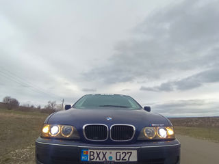 BMW 5 Series foto 2