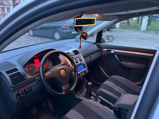 Volkswagen Touran foto 5