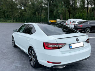 Skoda Superb foto 3