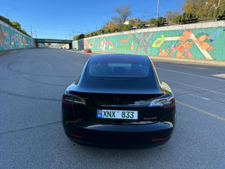 Tesla Model 3 foto 3