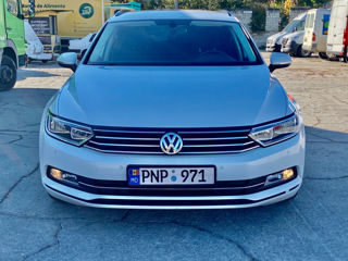 Volkswagen Passat foto 3