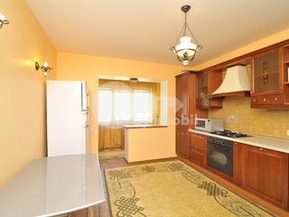 Apartament cu 3 camere, bloc nou, Pîrcălab, Centru, 650 € ! foto 9