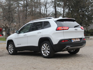 Jeep Cherokee foto 7