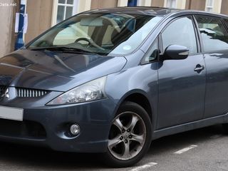 Mitsubishi Grandis foto 1