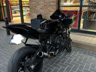 Yamaha R1 фото 2