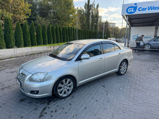 Toyota Avensis foto 2