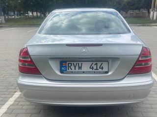 Mercedes E-Class foto 3