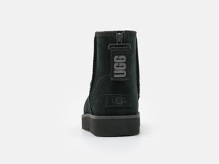 UGG Classic MINI LOGO ZIP noi, originale,mărimea 38. Negociabil foto 4