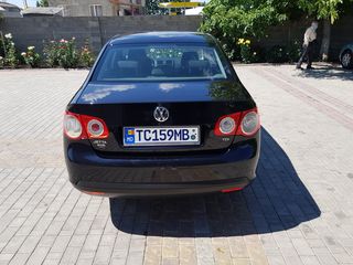 Volkswagen Jetta foto 1