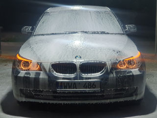 BMW 5 Series foto 3