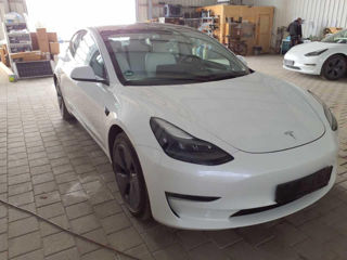 Tesla Model 3 foto 0