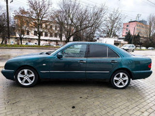 Mercedes E-Class foto 5