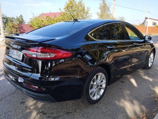 Ford Fusion foto 2