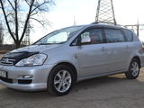 Toyota Avensis Verso foto 4