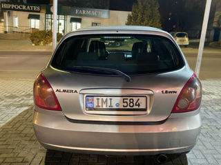 Nissan Almera foto 2