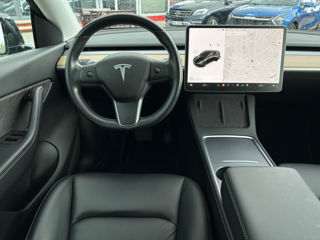 Tesla Model Y foto 9