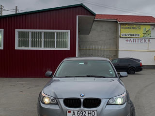 BMW 5 Series foto 2