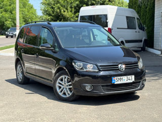 Volkswagen Touran фото 0