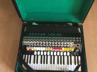 Аккордеон Hohner Vox 4P. Acordeon. foto 2