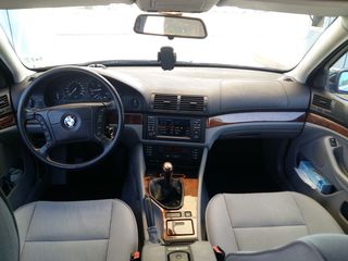 BMW 5 Series foto 5