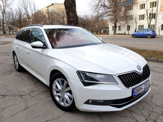 Skoda Superb foto 2