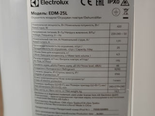 Dezumidificator de aer Electrolux EDM-25L foto 2